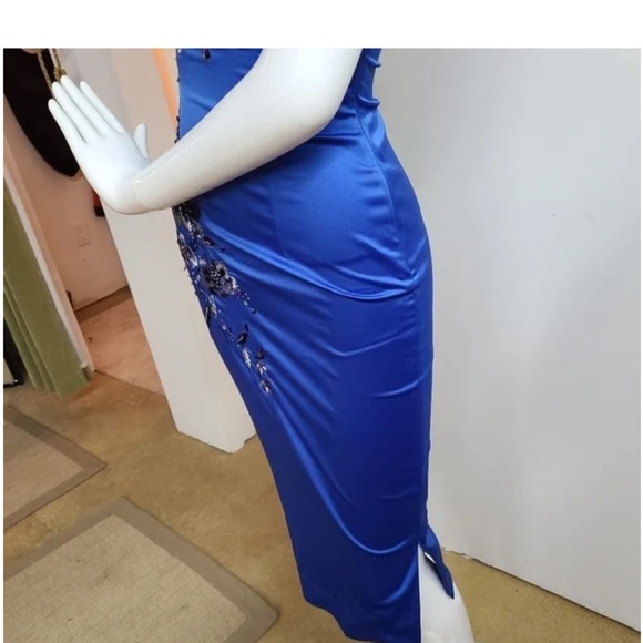 Elegant Blue embellished Dress - Picture 3 of 5